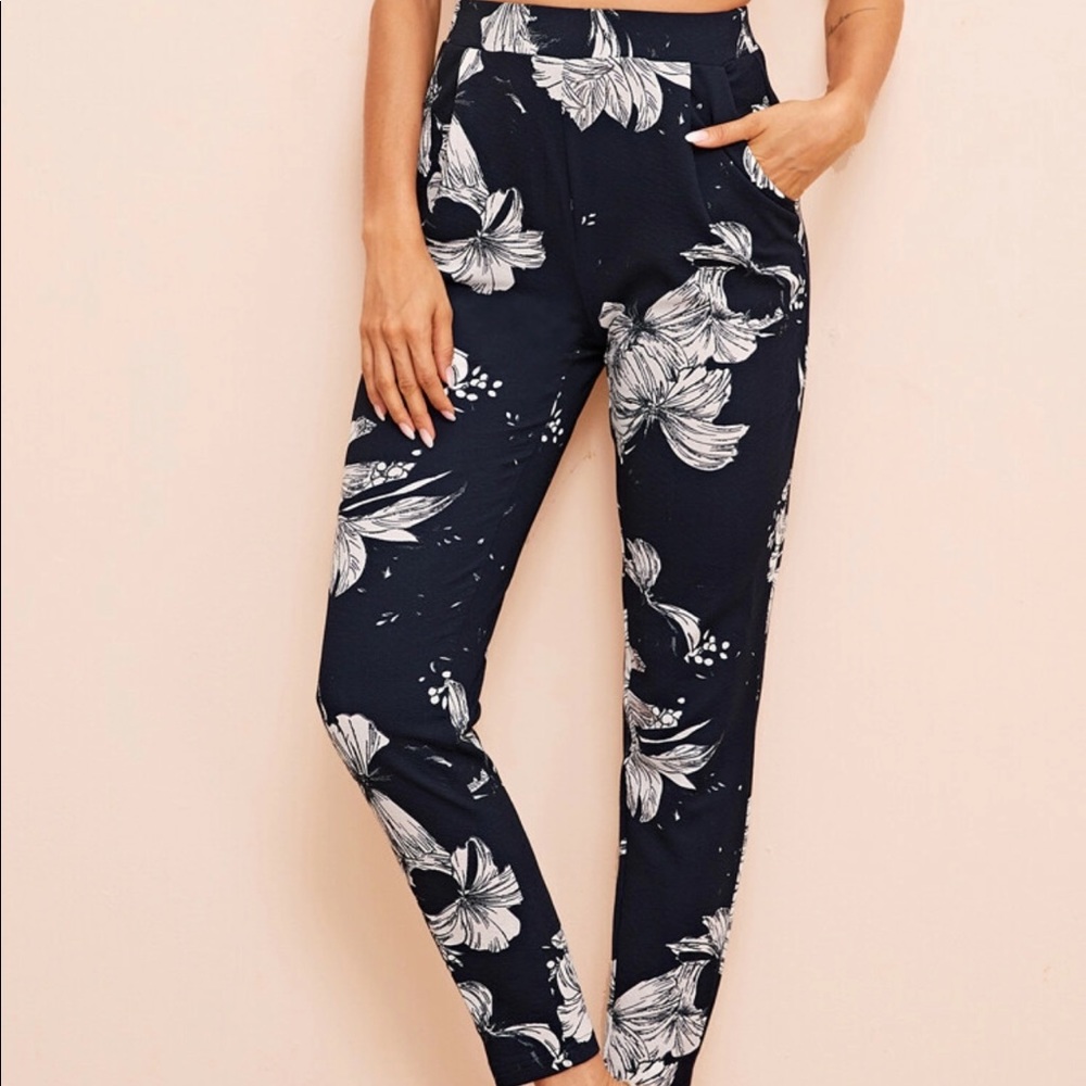 Pants - Picture 2 of 4